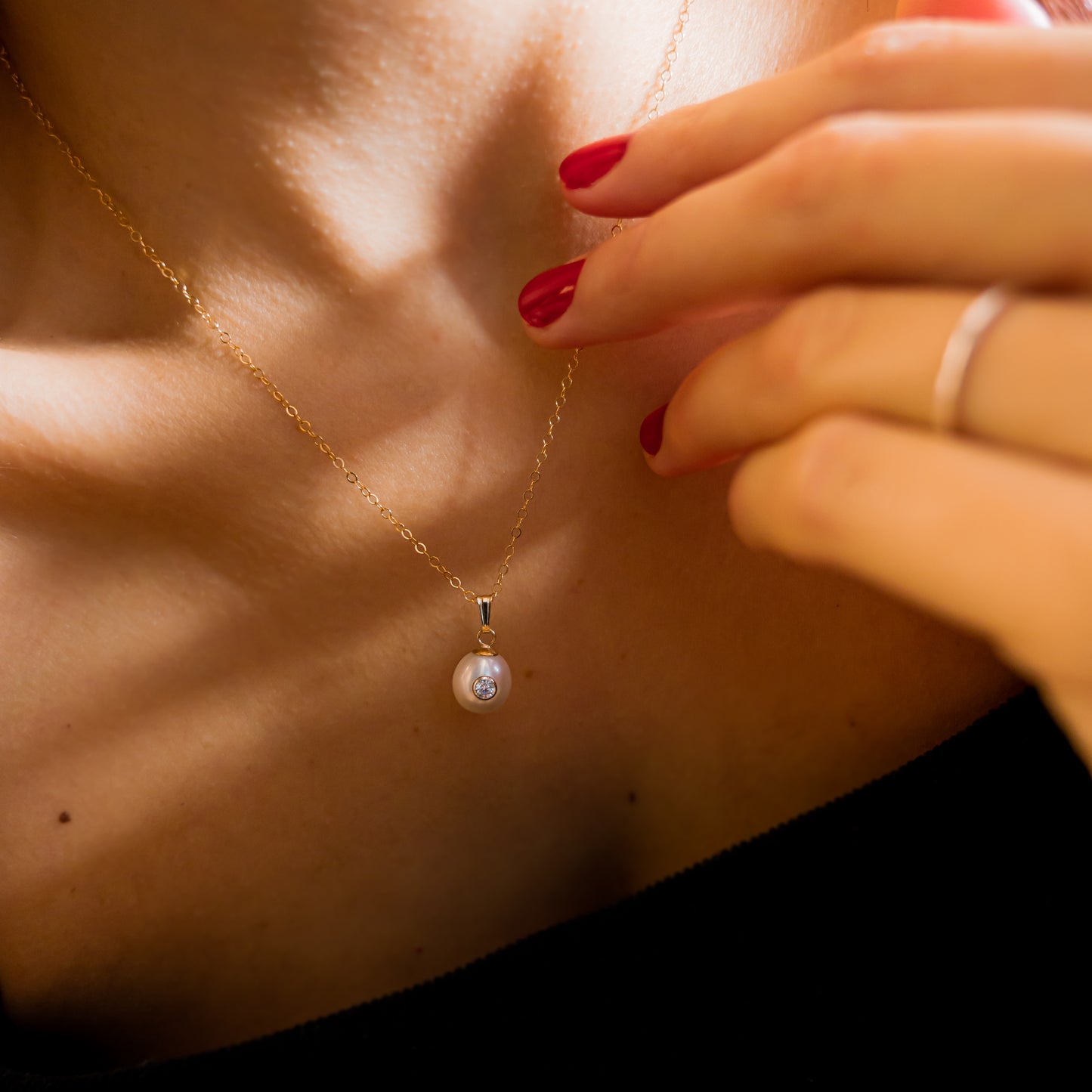 aphrodite gold necklace