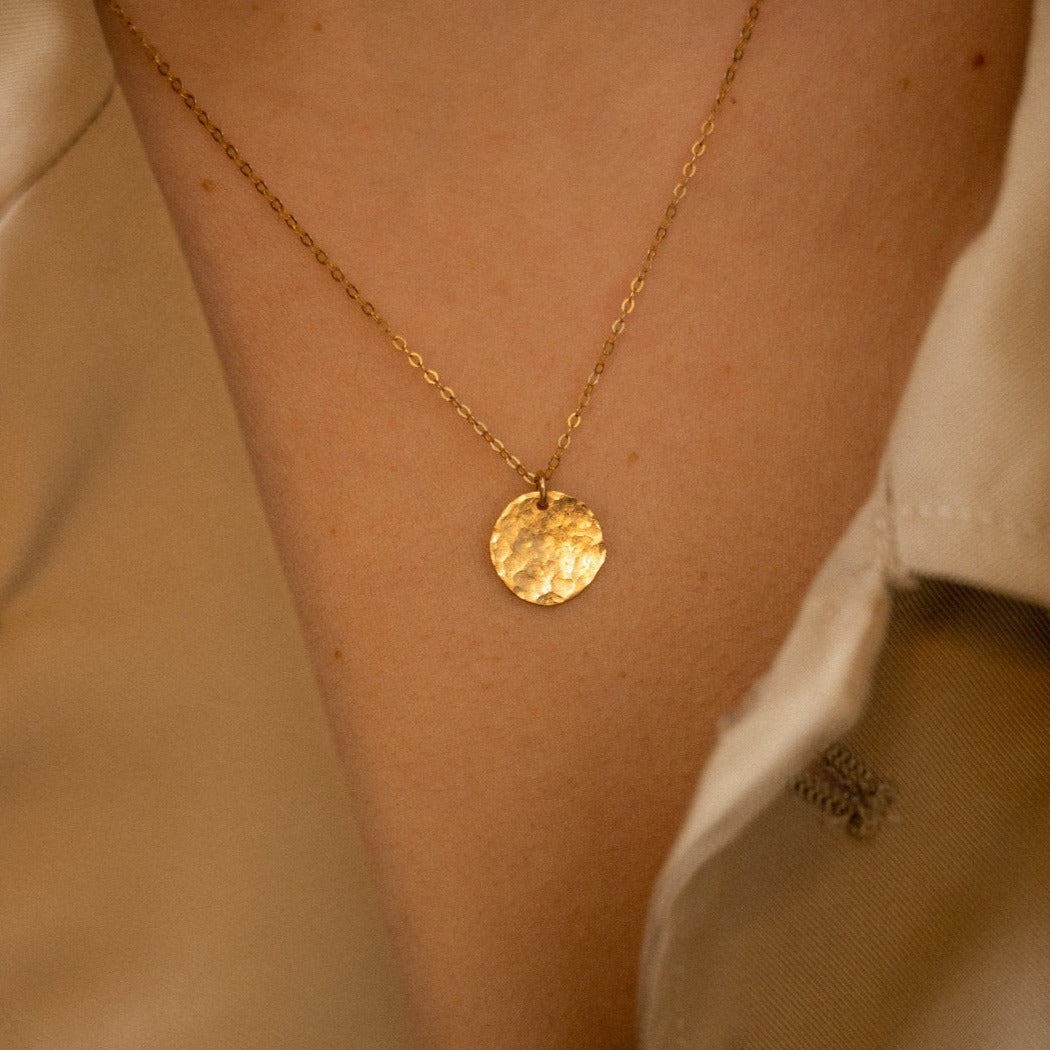 gold disc pendant necklace