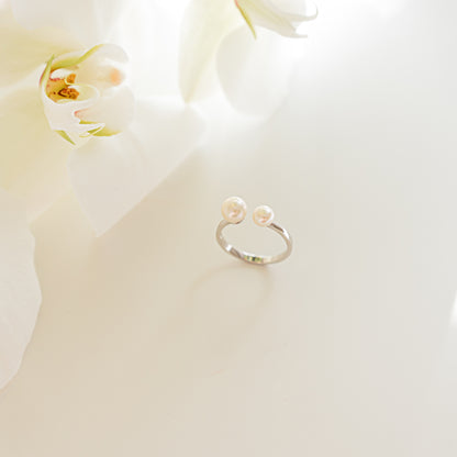 silver double pearl ring