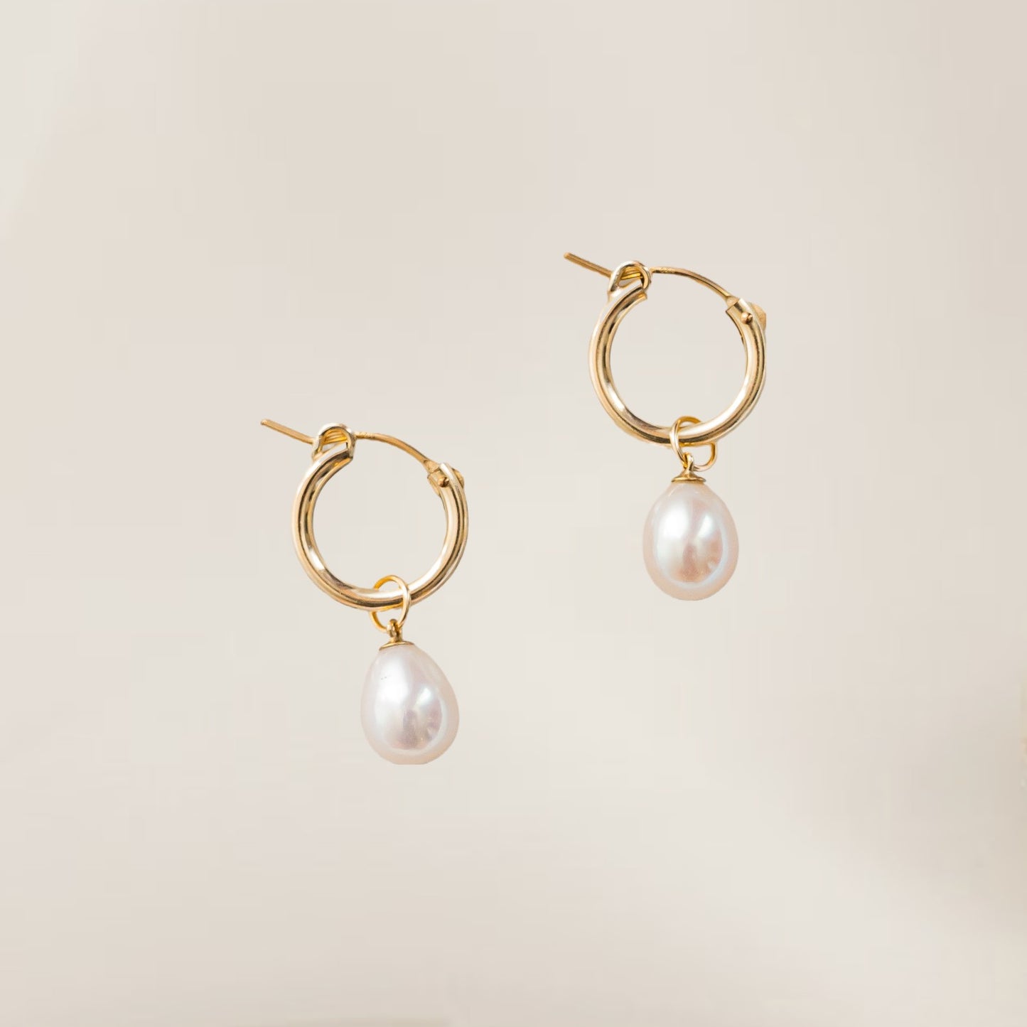 LISSA Gold Hoop Pearl Earrings