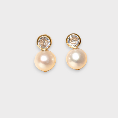 Aphrodite Pearl Earrings
