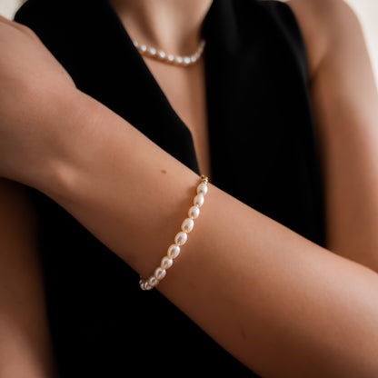 Gold pearl bracelet